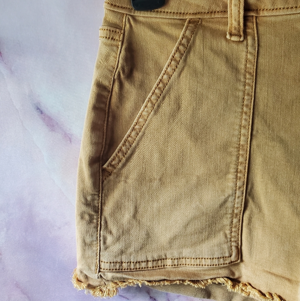 Mudd High Rise Yellow Pocket Shortsโ - Picture 2 of 5